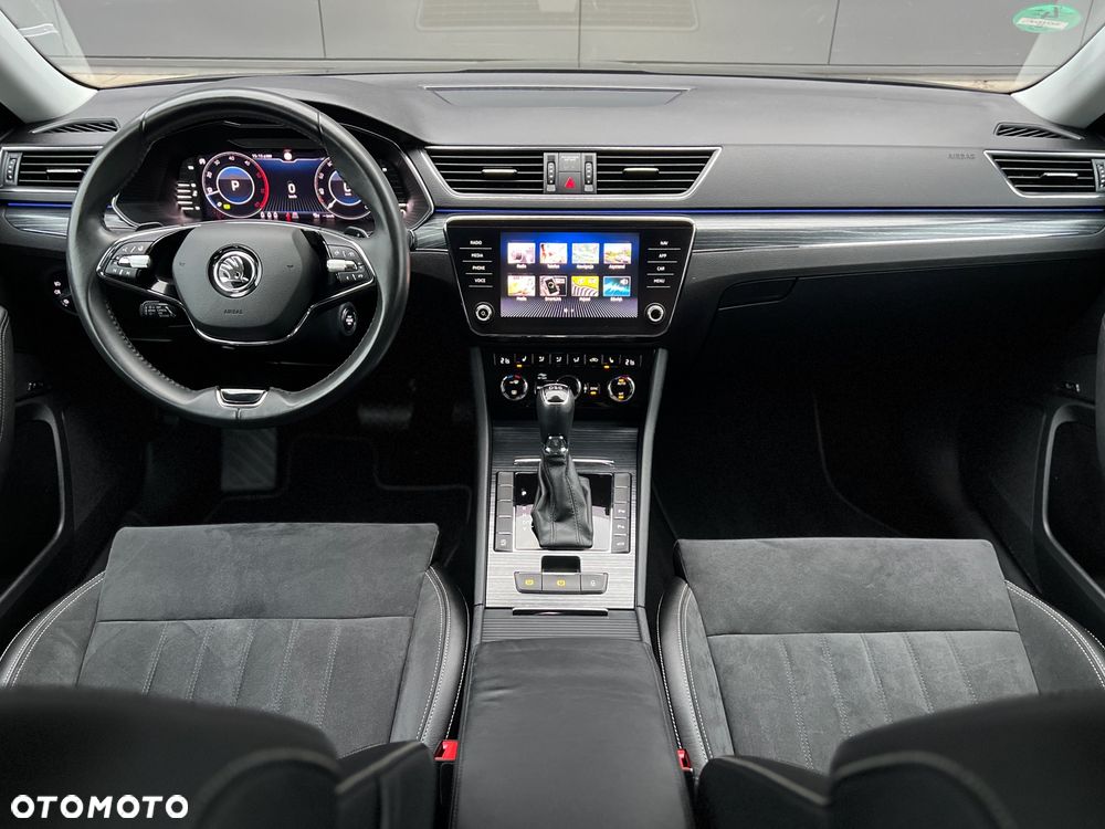 Skoda Superb 2.0 TDI DSG Premium Edition - 23