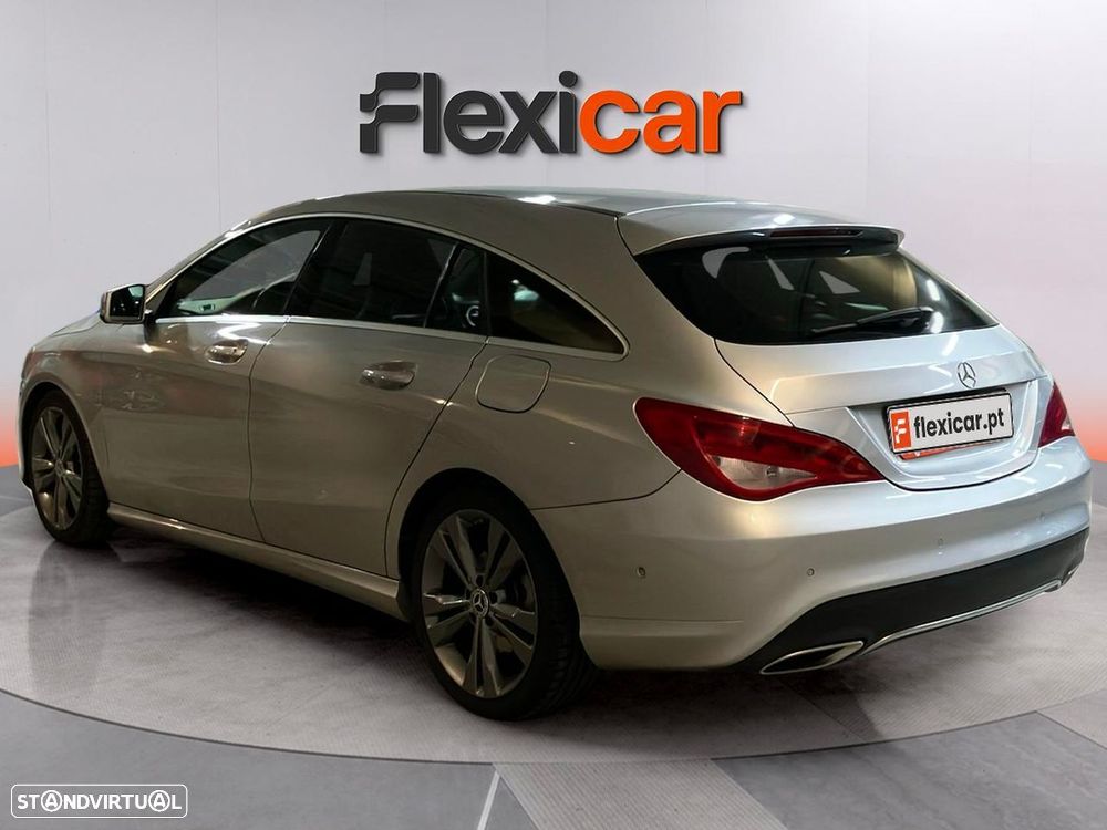 Mercedes-Benz CLA 180 d Shooting Brake Urban - 3