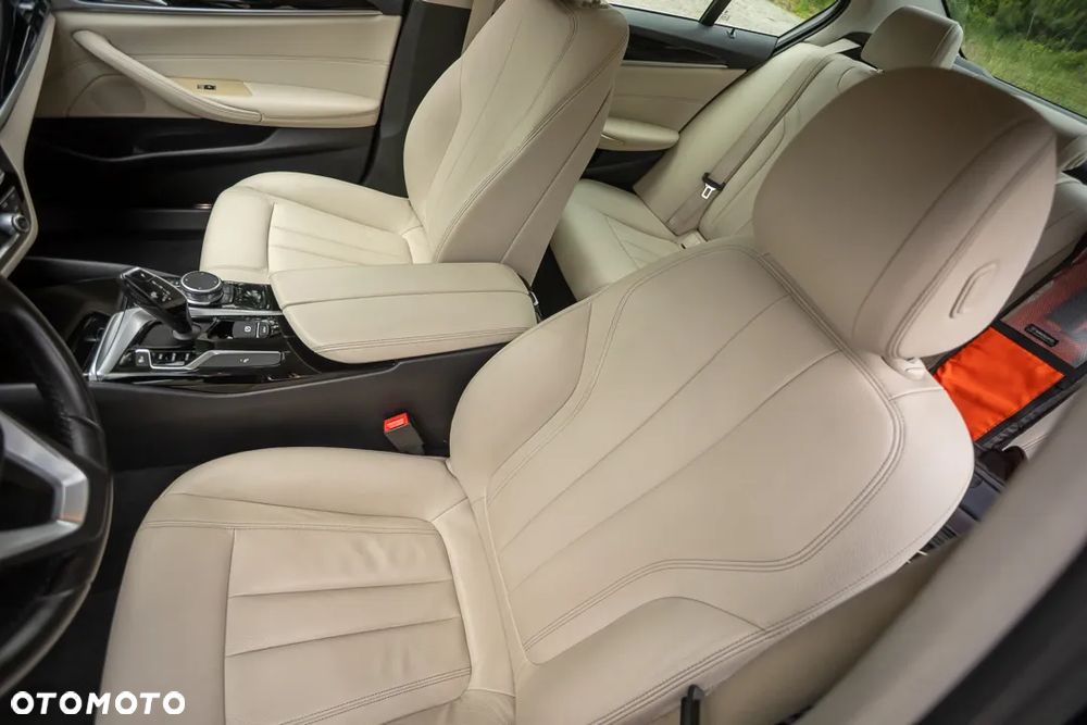 BMW Seria 5 520d Luxury Line - 18