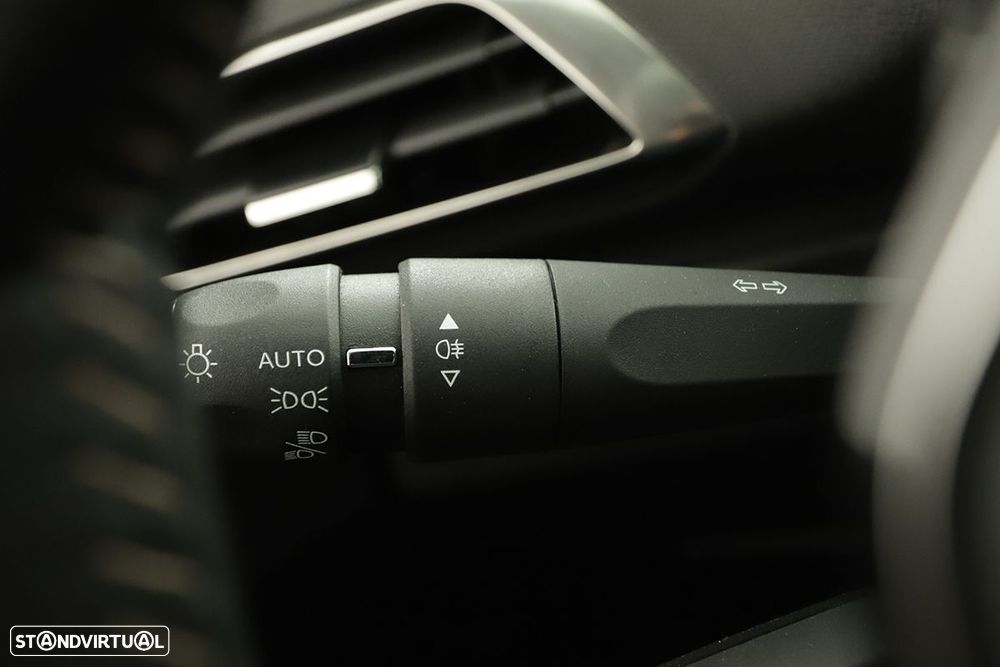Peugeot 3008 1.2 PureTech Allure Pack - 17