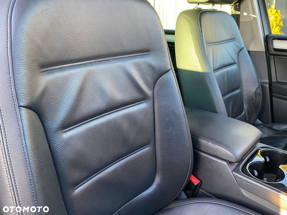 Volkswagen Touareg 3.0 V6 TDI BMT - 17