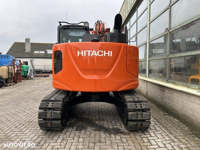 Hitachi ZX 135 US-6 - 8