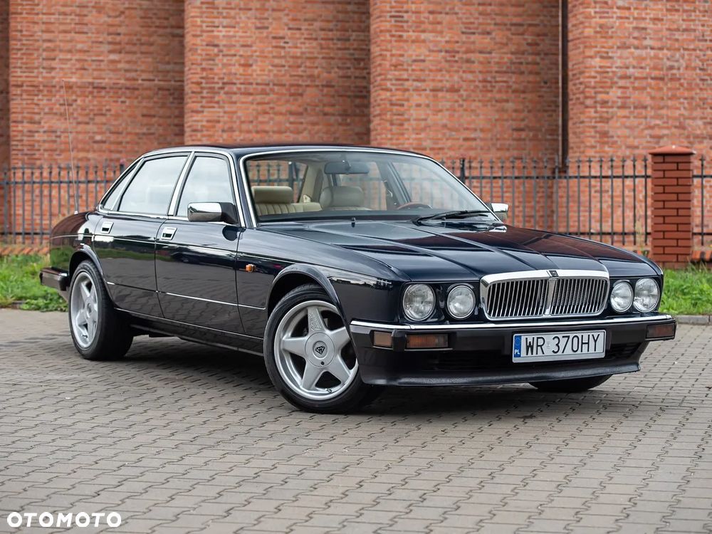 Jaguar XJ