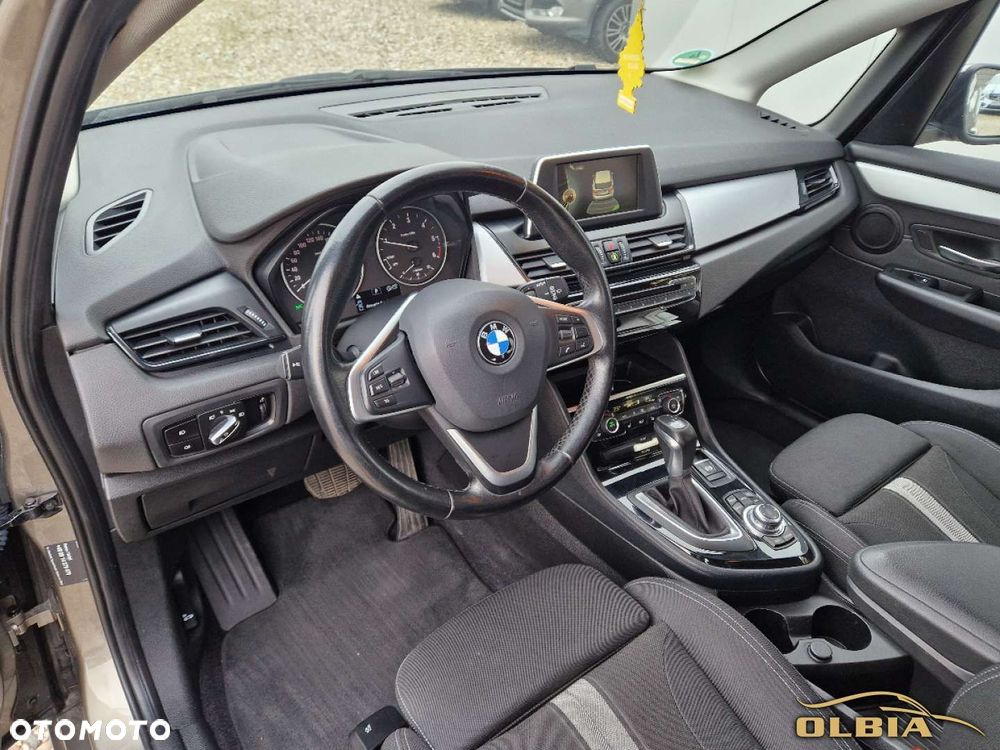 BMW Seria 2 218d Sport Line - 27