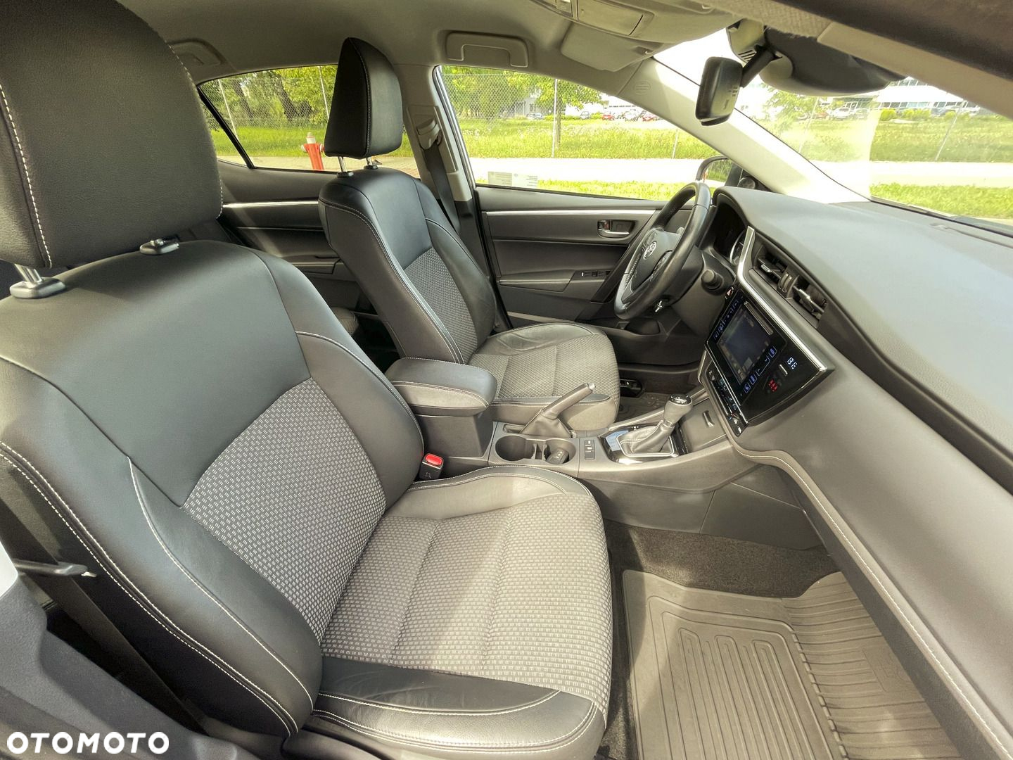 Toyota Corolla - 13