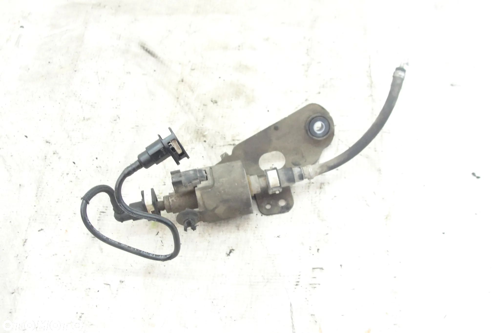POMPKA PALIWA FORD C-MAX MK2 2.0 TDCI  11R - 1