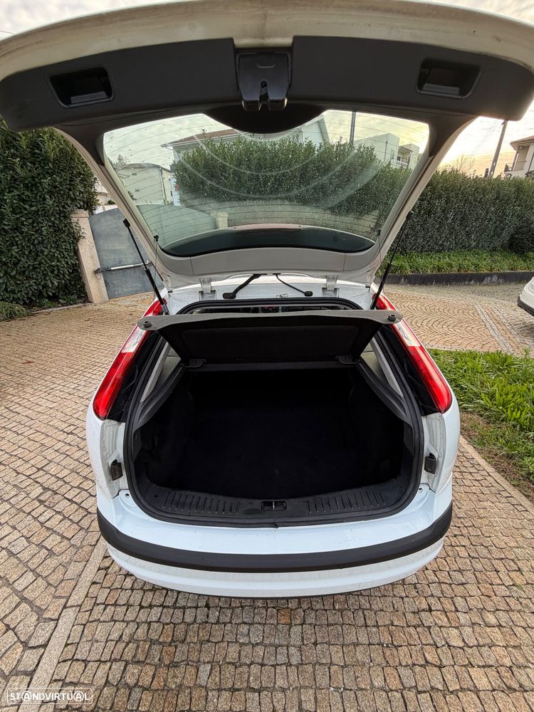 Ford Focus 1.6 TDCi Sport - 11