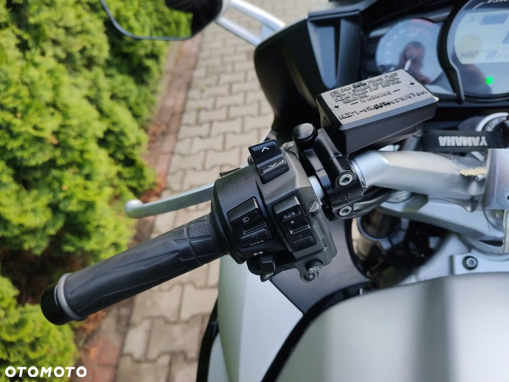 Yamaha FJR - 9