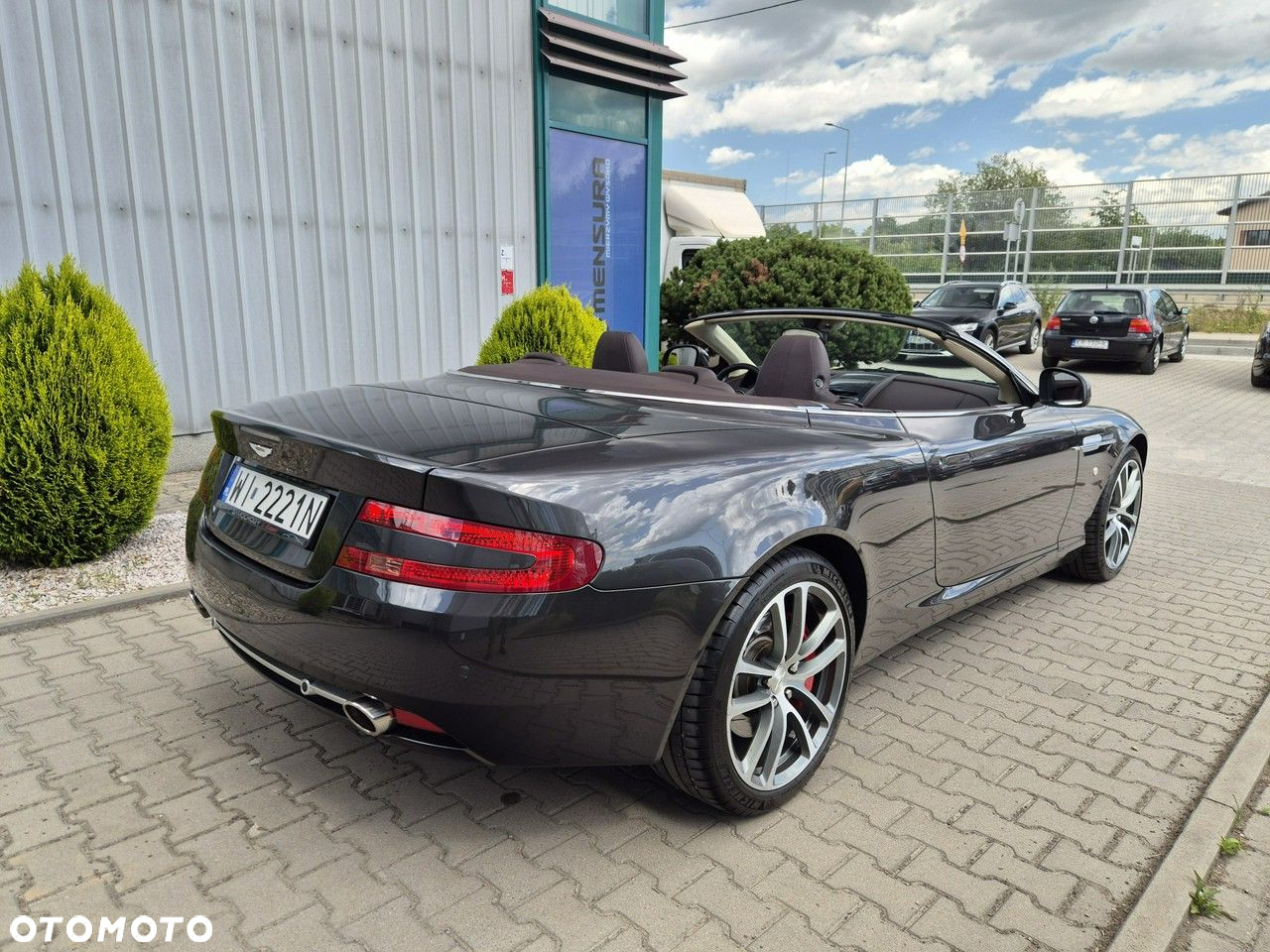 Aston Martin DB9 - 5