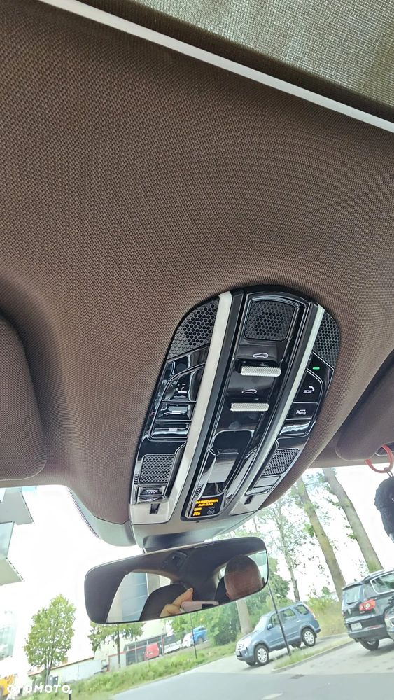 Porsche Panamera 4 Platinum Edition - 24