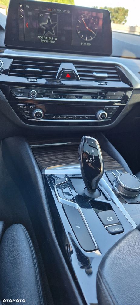 BMW Seria 5 530i xDrive - 15