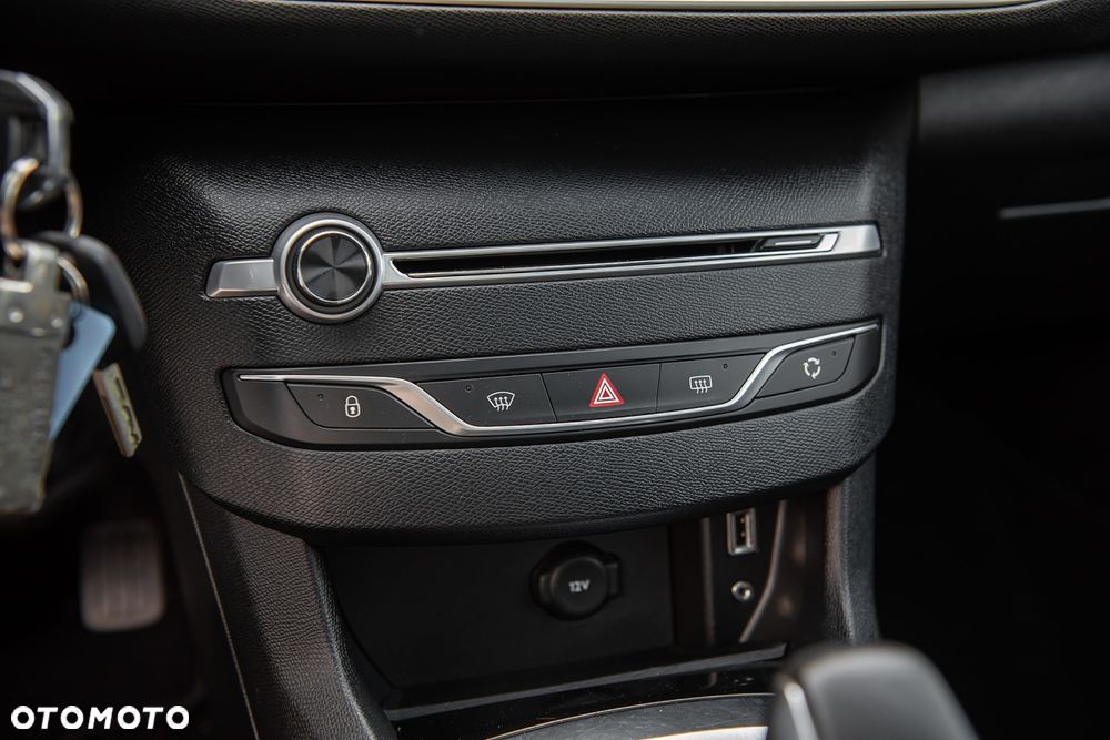 Peugeot 308 1.2 PureTech Allure S&S - 22