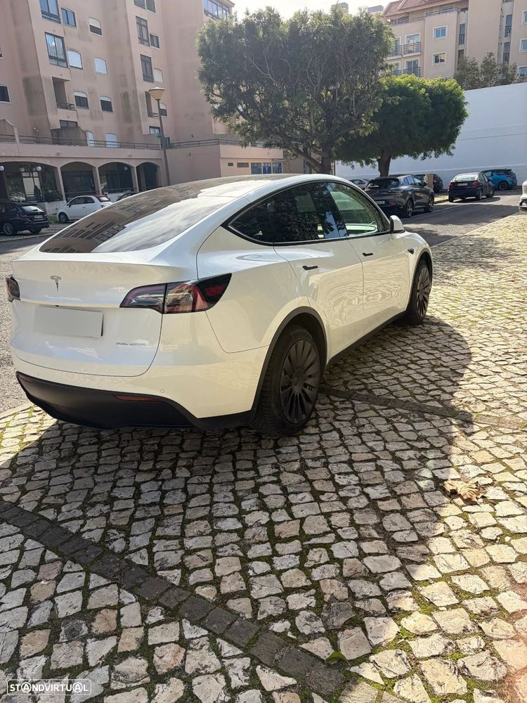 Tesla Model Y Long Range Dual Motor AWD - 4