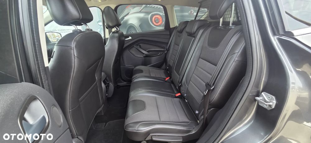 Ford Kuga 2.0 TDCi 2x4 Titanium - 32