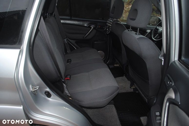 Toyota RAV4 2.0 D-4D 4x4 - 12