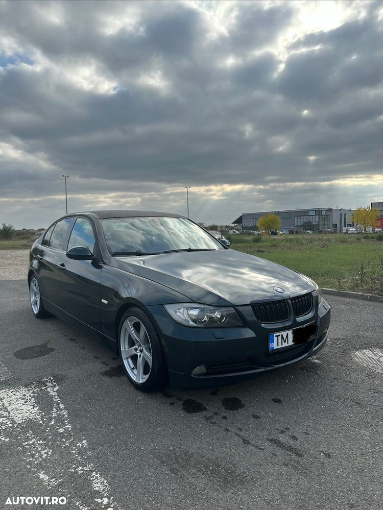 BMW Seria 3 318i Touring - 2