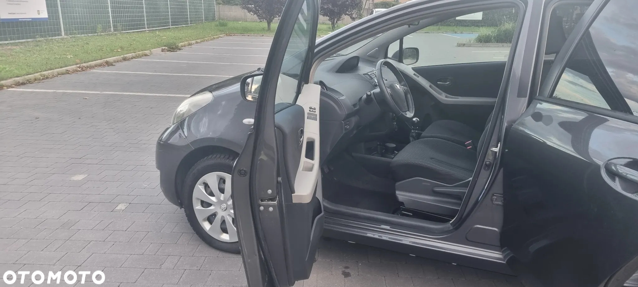 Toyota Yaris 1.33 VVT-i Cool - 11