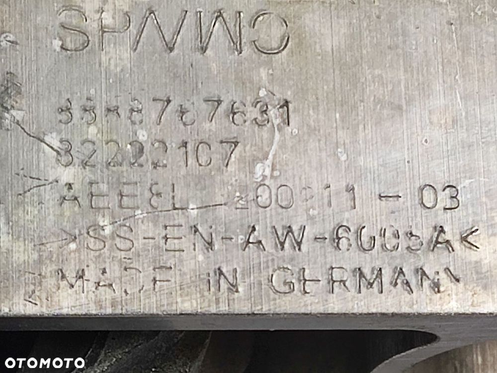 VOLVO XC40 2.0T T4 17-21r Poduszka Łapa Silnika - 10