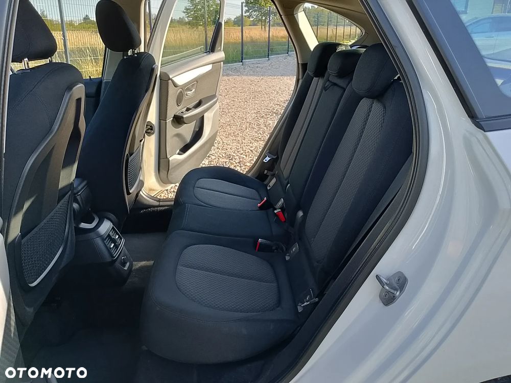 BMW Seria 2 218d Sport Line - 35
