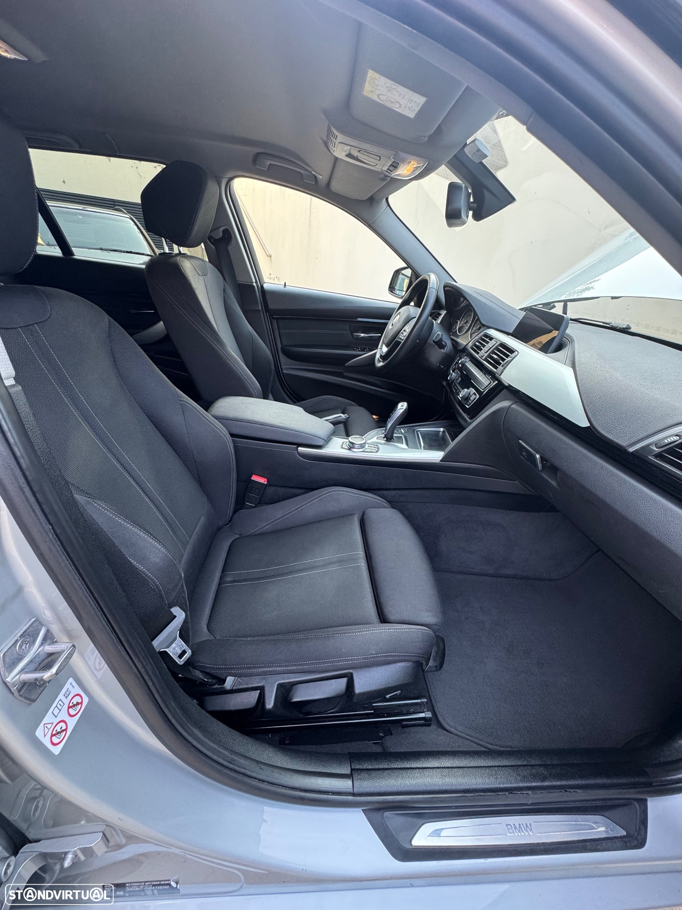 BMW 318 d Touring Auto - 12