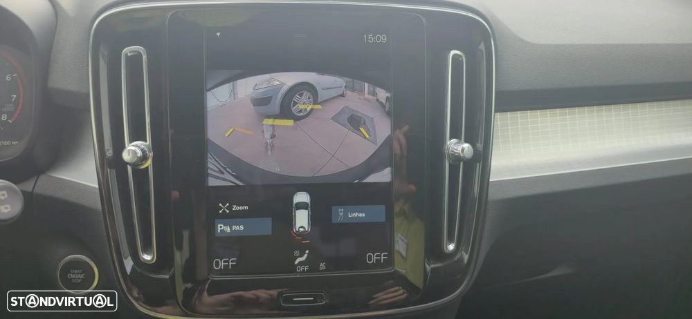 Volvo XC 40 1.5 T3 Momentum Geartronic - 16