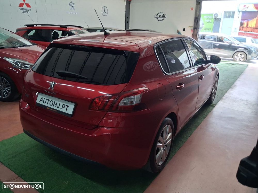 Peugeot 308 - 8