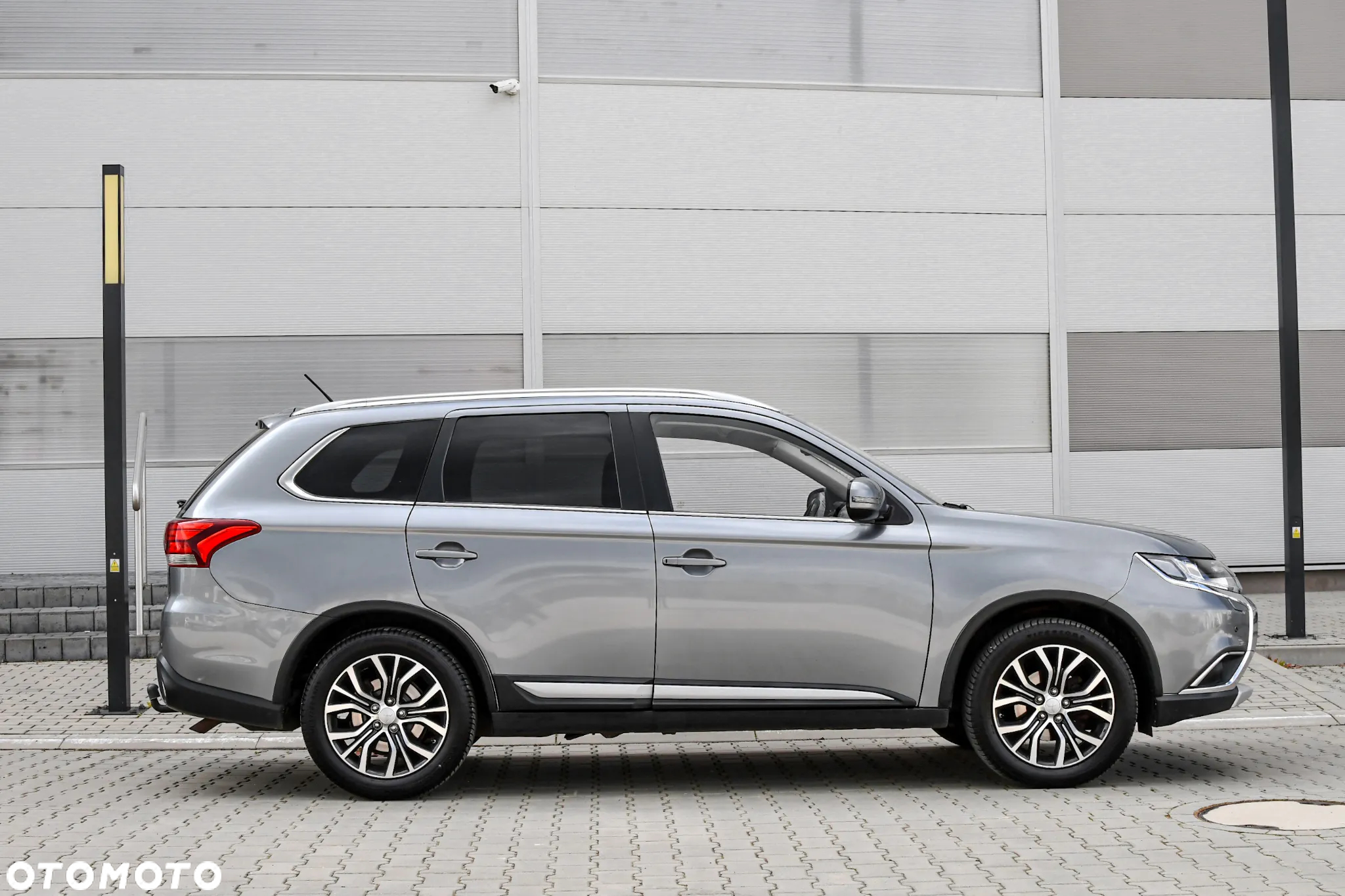 Mitsubishi Outlander 2.2 DID Intense + 4WD - 7