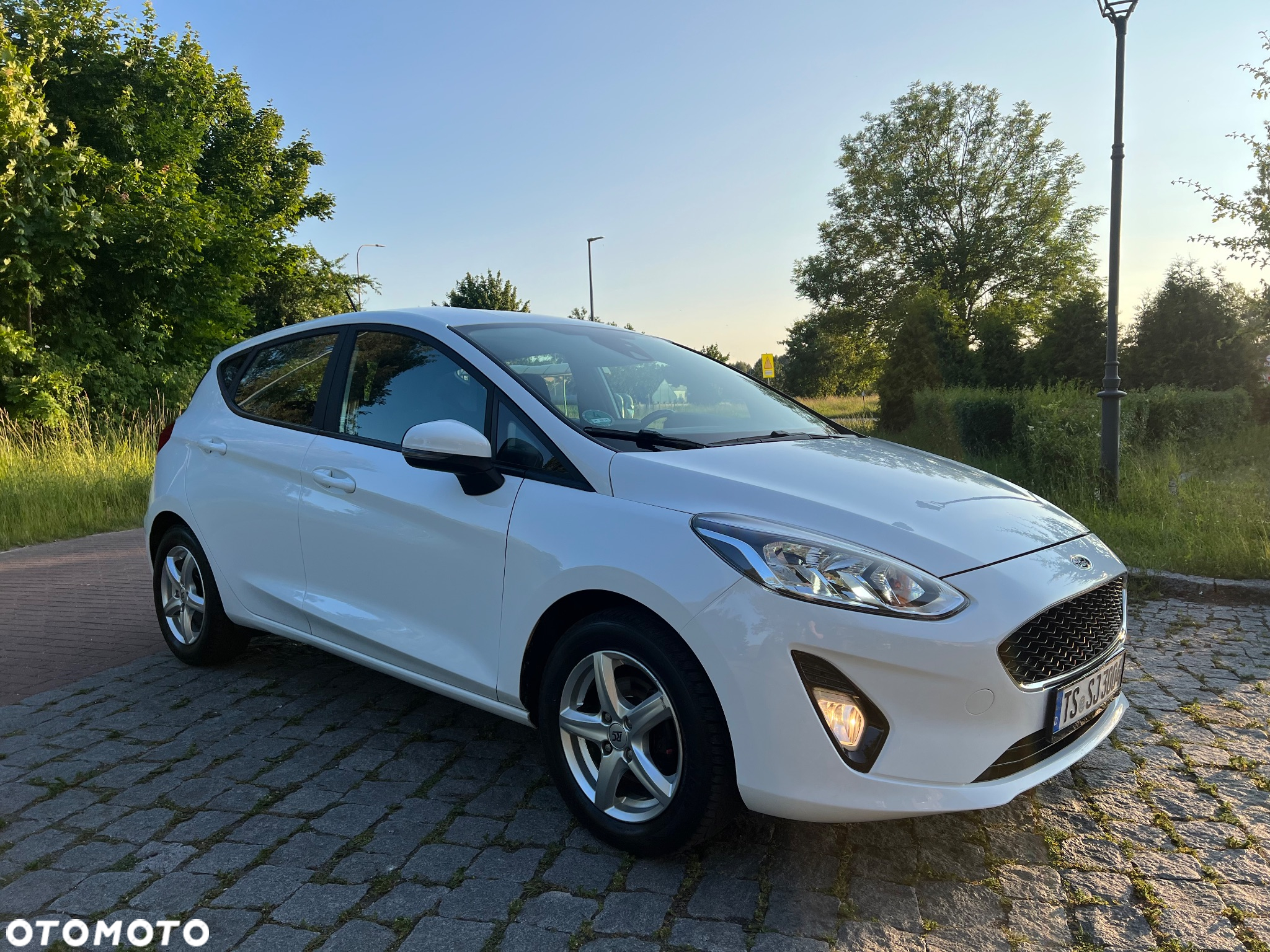 Ford Fiesta 1.0 EcoBoost S&S COOL&CONNECT - 11