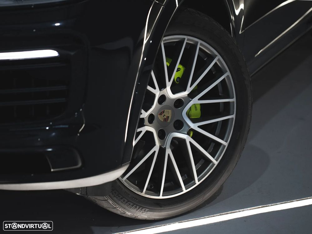 Porsche Cayenne Coupé E-Hybrid - 8