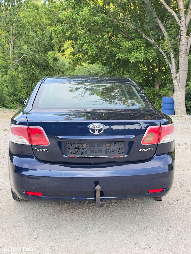 Toyota Avensis 2.0 D-4D - 9
