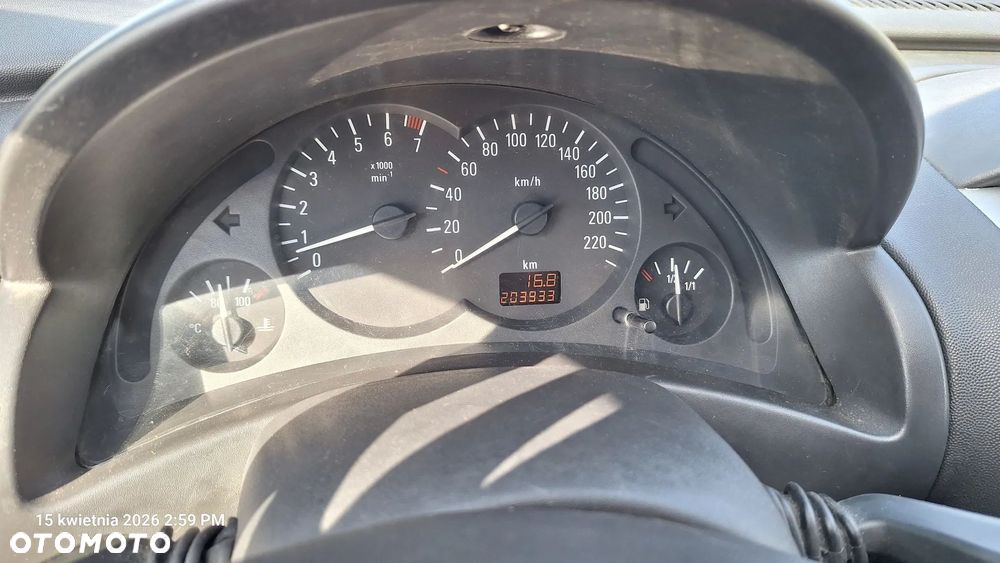 Opel Corsa 1.2 16V - 8
