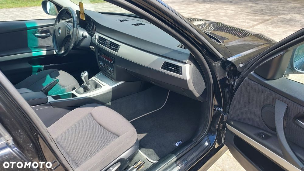 BMW Seria 3 318d DPF Edition Exclusive - 9