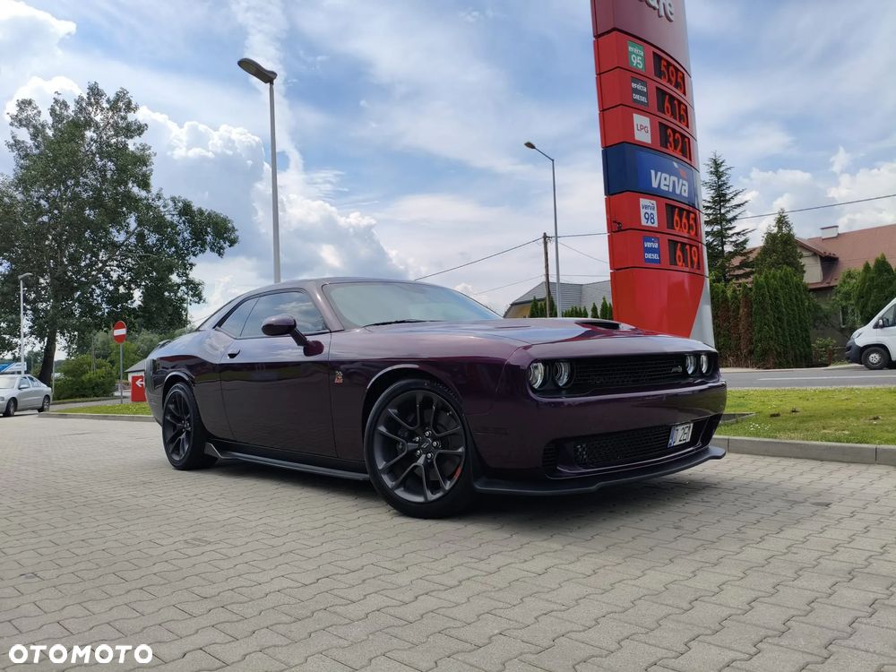 Dodge Challenger 6.4 Scat Pack - 12