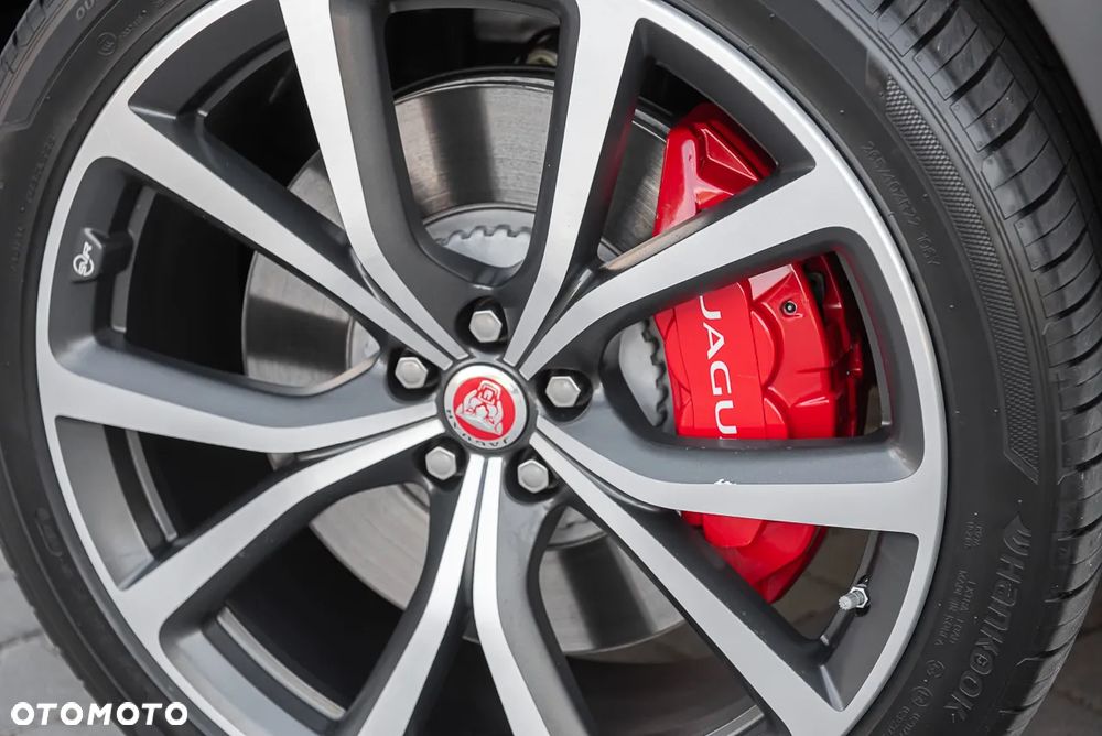 Jaguar F-Pace 5.0 V8 P550 AWD SVR - 39