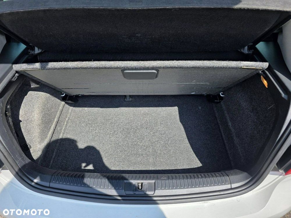 Volkswagen Polo 1.6 TDI Blue Motion Technology Trendline - 26