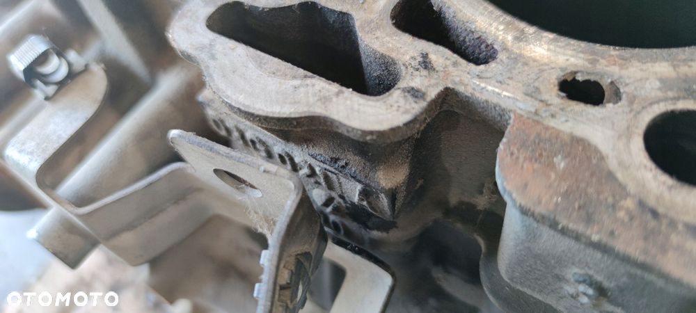 BLOK SILNIKA AUDI A4 B7 A6 C6 2.0 TDI BRE 03G021A - 4