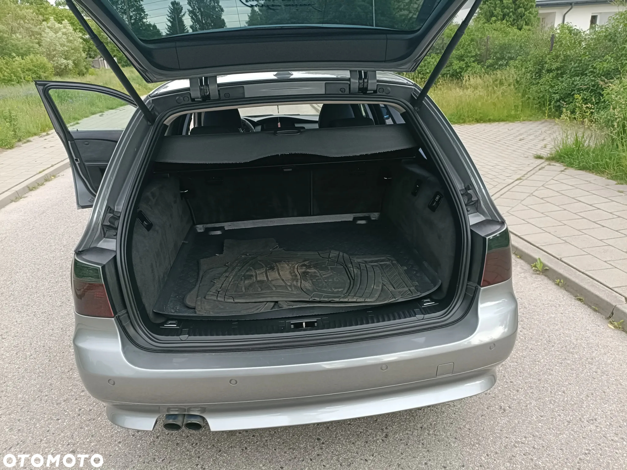 BMW Seria 5 525d Touring - 14