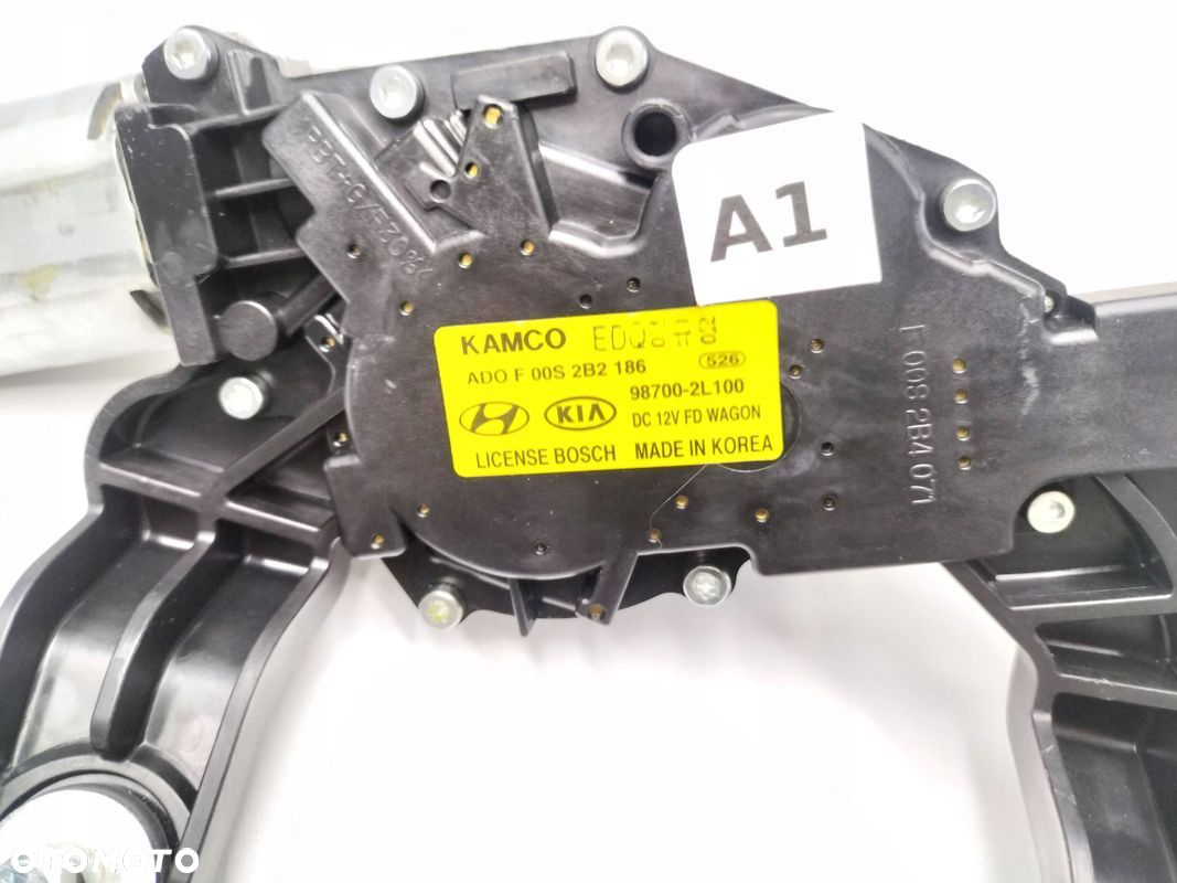 SILNICZEK WYCIERACZKI TYŁ KOMBI LIFT FL Hyundai i30 98700-2L100 - 4