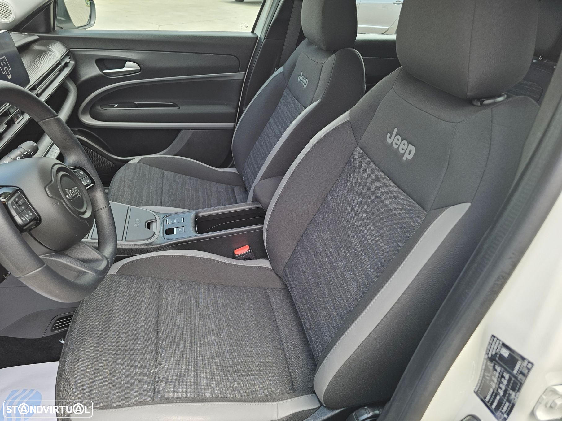 Jeep Avenger 54 kWh Longitude - 32