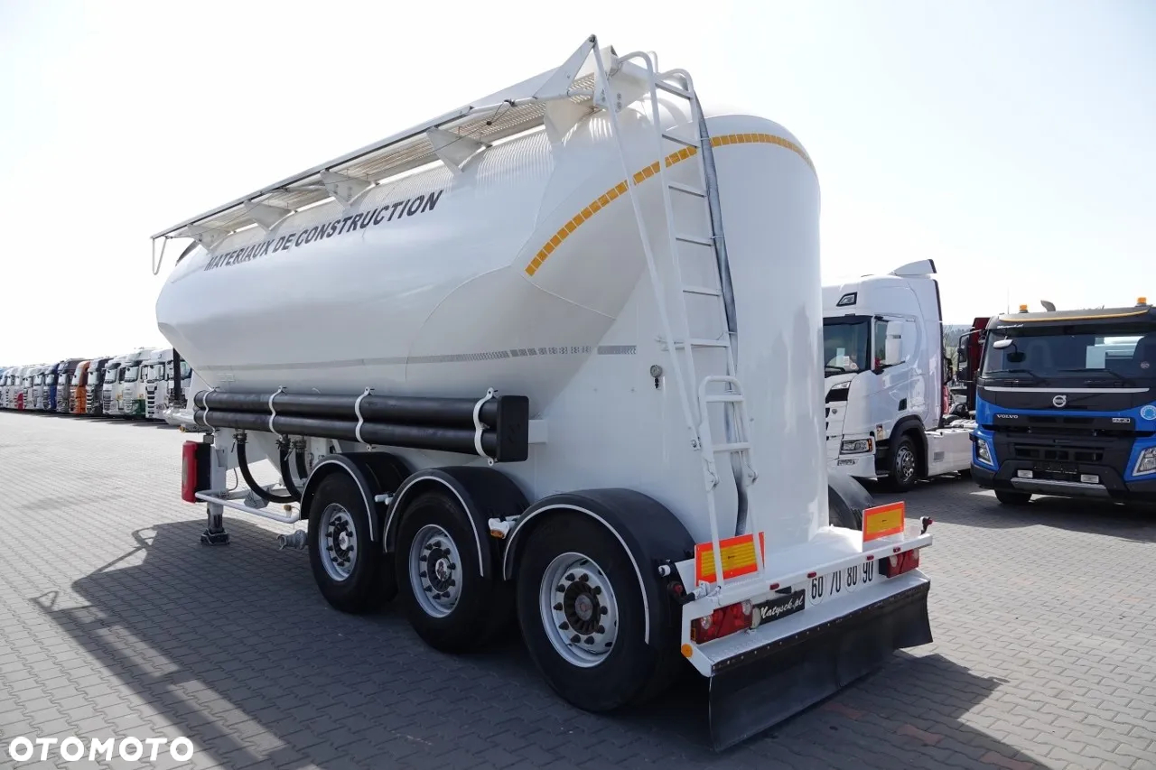 Spitzer CEMENTONACZEPA / 34 000 L / SILOS / 3 KOMORY / OSIE SAF - 3