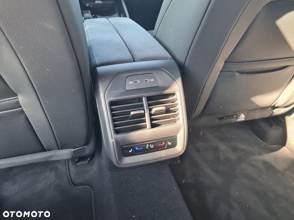 Skoda Superb 2.0 TDI SCR 4x4 Sportline DSG - 13