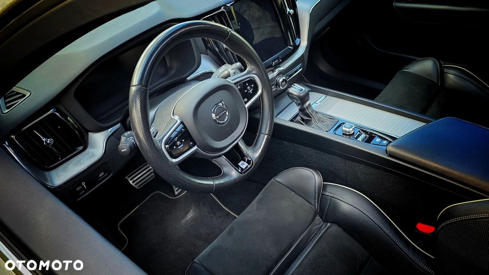 Volvo XC 60 T5 AWD Geartronic RDesign - 21