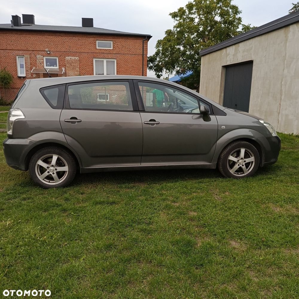 Toyota Corolla Verso - 4