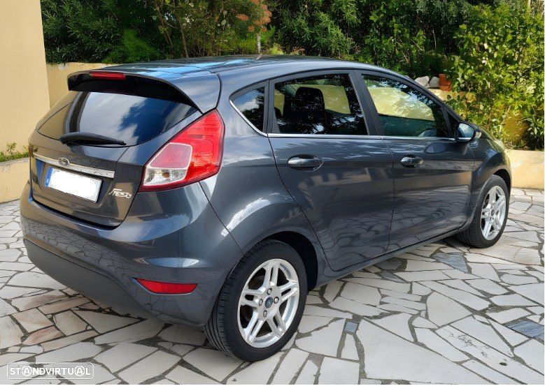 Ford Fiesta - 2