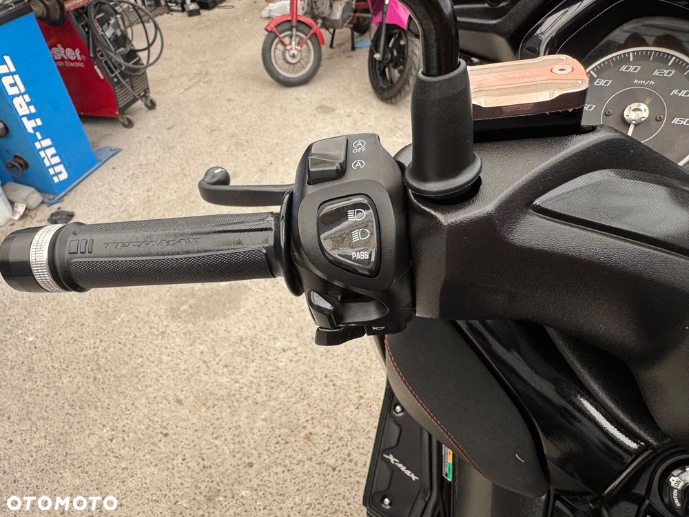 Yamaha X-max - 11