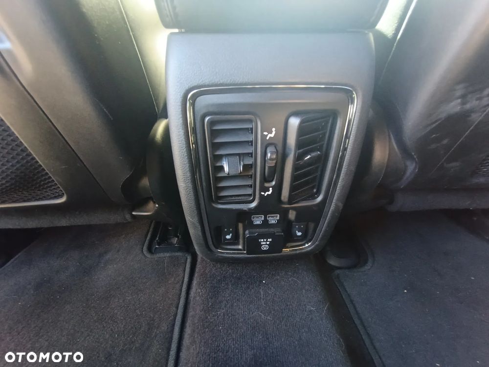 Jeep Grand Cherokee - 17