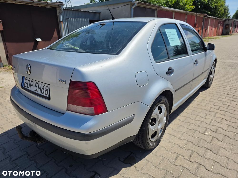 Volkswagen Bora 1.9 TDI Comfortline - 12