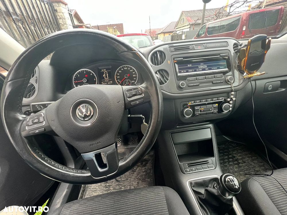 Volkswagen Tiguan - 9