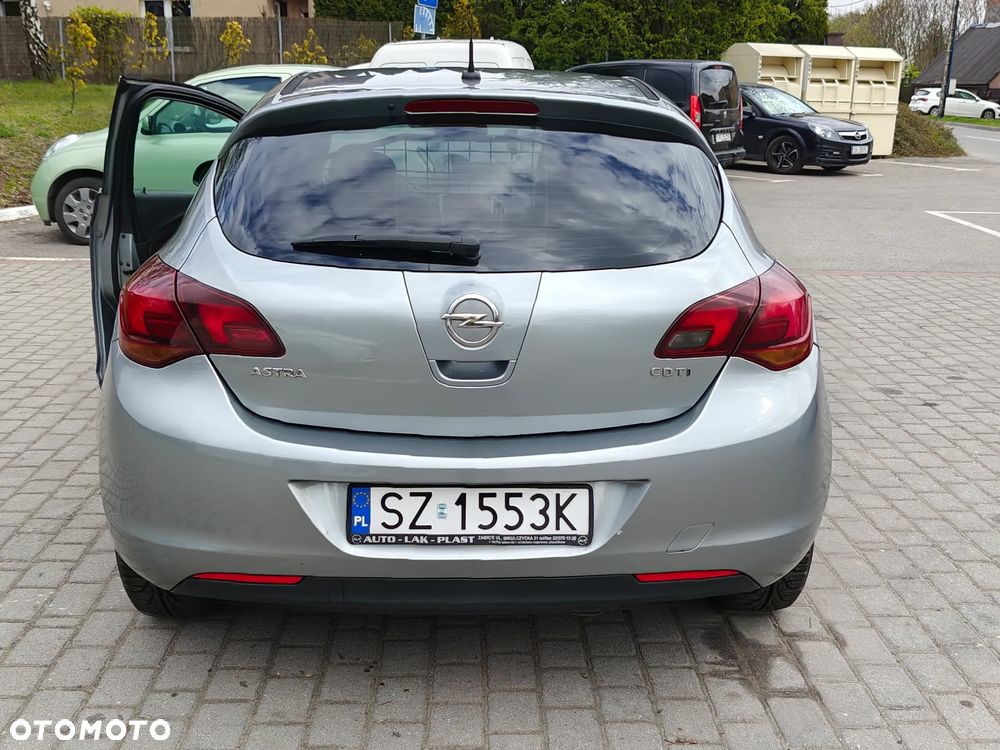 Opel Astra 1.7 CDTI Cosmo - 11