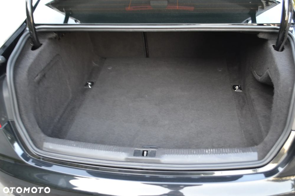 Audi A4 Limousine - 15